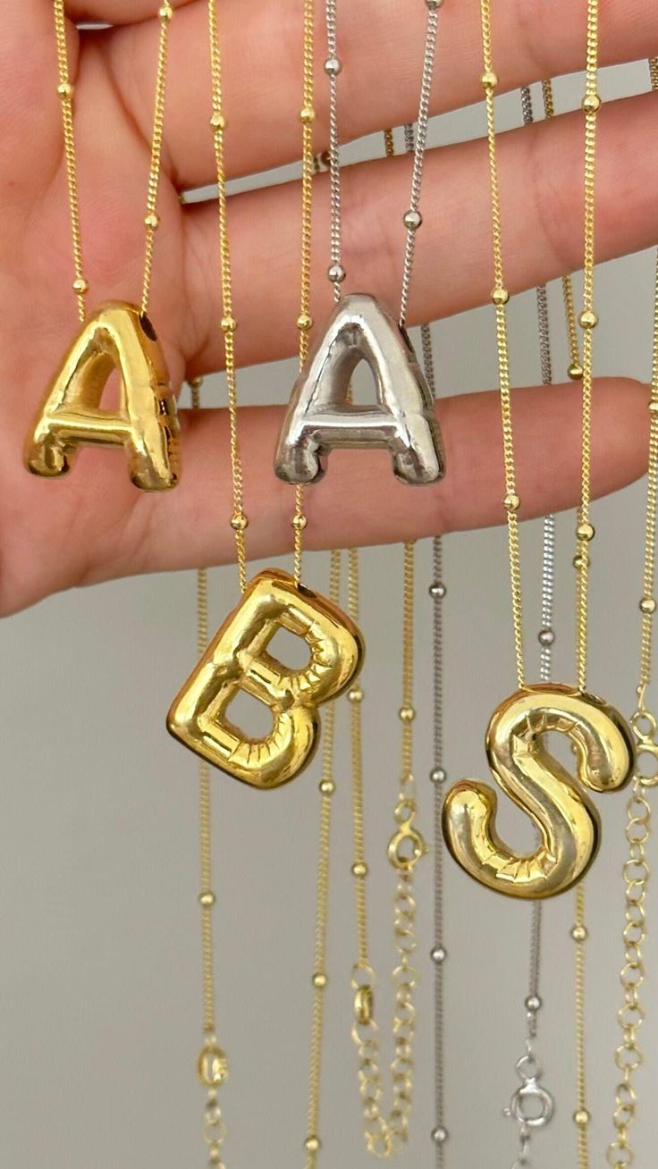Collana con iniziale a palloncino (Set)