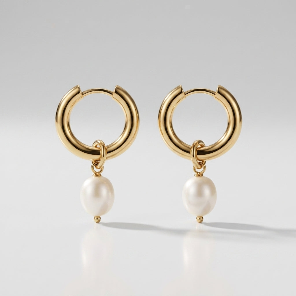 Orecchini a cerchio Bethany con perla pendente