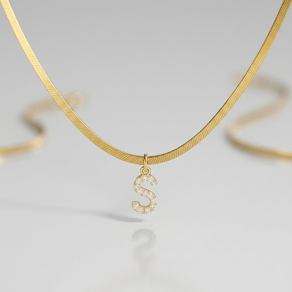 Collana a spina di pesce Melly® con iniziale e zirconi