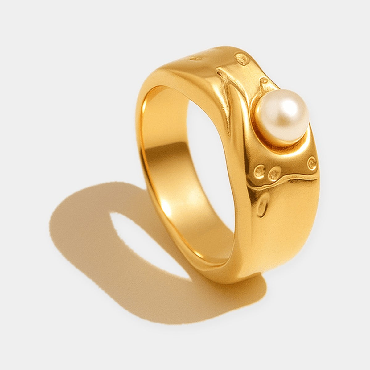 Anello Lava d'oro con perla