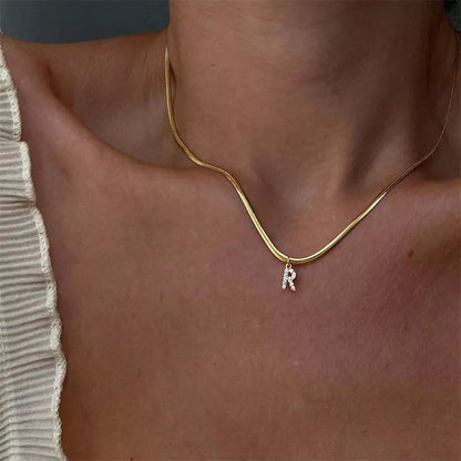 Collana a spina di pesce Melly® con iniziale e zirconi