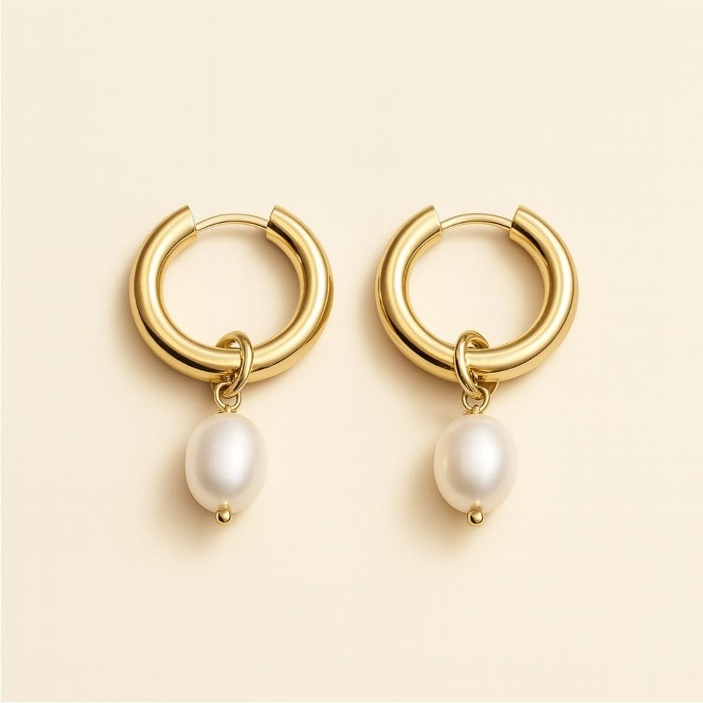 Orecchini a cerchio Bethany con perla pendente
