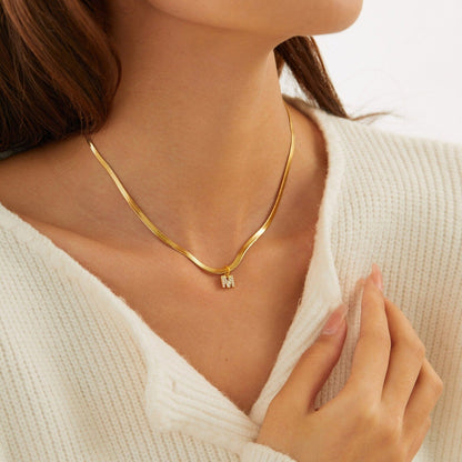 Collana a spina di pesce Melly® con iniziale e zirconi (Set)