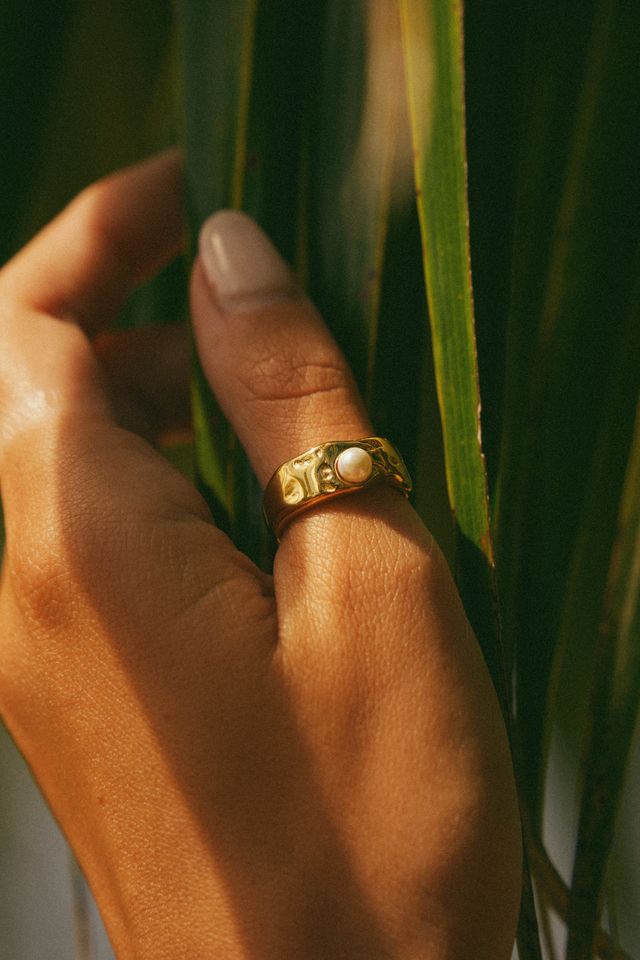 Anello Lava d'oro con perla